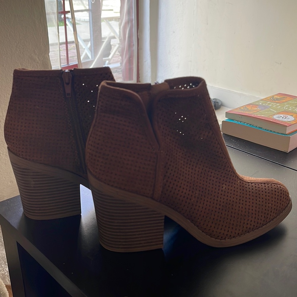 Soda cognac booties size 7 1/2